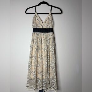 Karlie cream and black floral lace‎ dress. Chic Elegant Size L In Juniors.